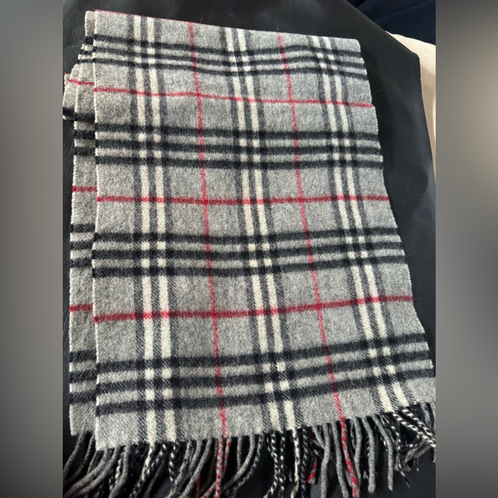Burberry Nova Check Lambswool Scarf - Picture 4 of 5